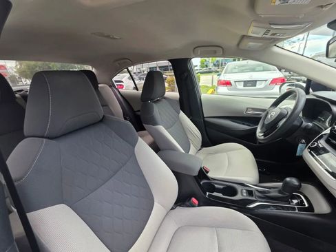 Used 2020 Toyota Corolla LE FWD image 15
