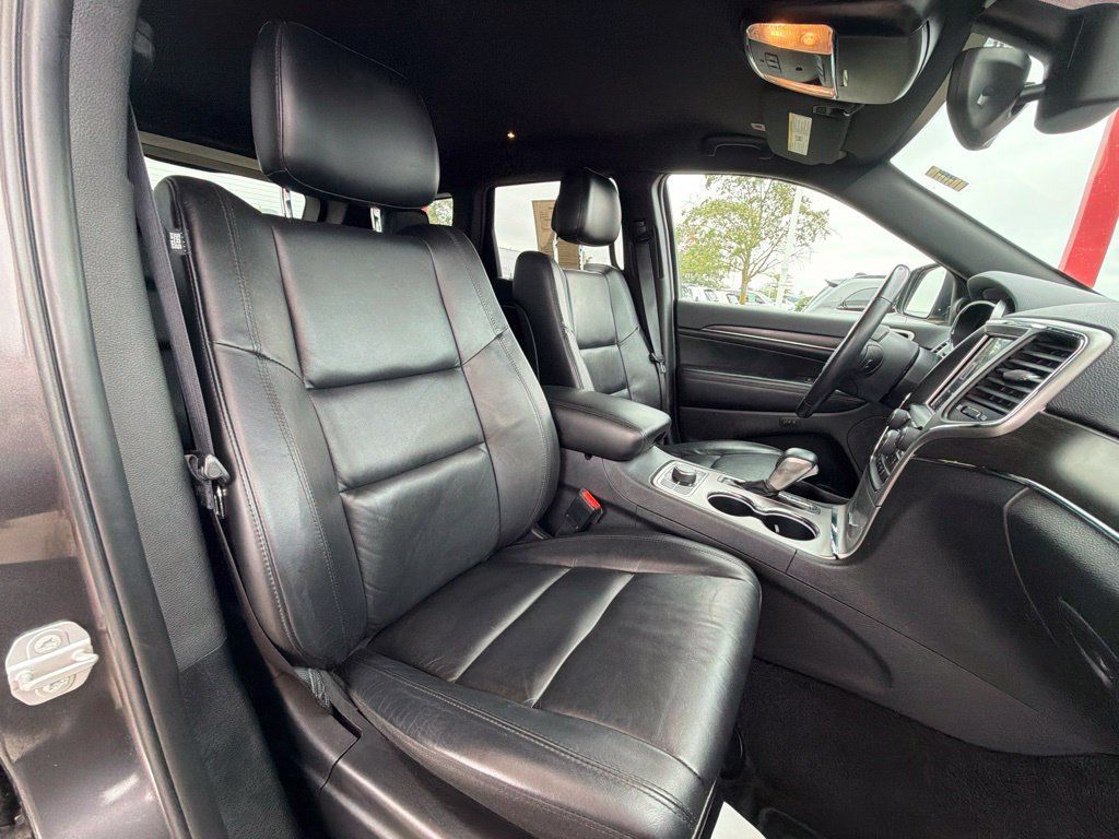 Used 2018 Jeep Grand Cherokee Limited AWD/4WD image 24