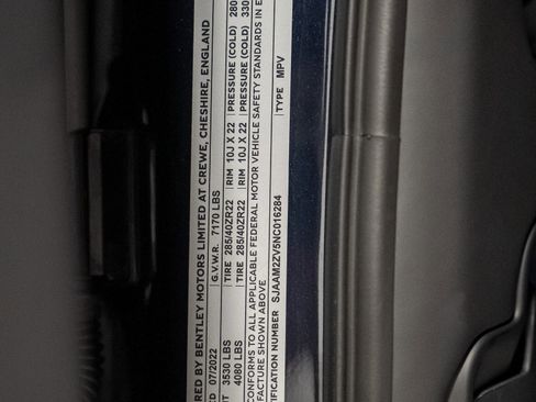 Used 2022 Bentley Bentayga image 65