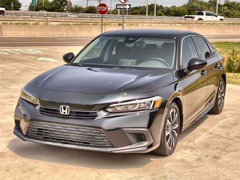 Used 2024 Honda Civic EX image 2