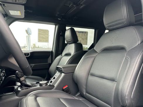 New 2025 Ford Bronco Badlands image 11