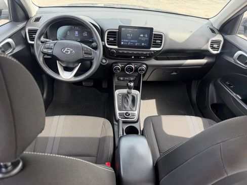 Used 2024 Hyundai Venue SEL FWD image 24