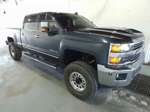 Used 2019 Chevrolet Silverado 2500 LTZ w/ Duramax Plus Package AWD/4WD image 2