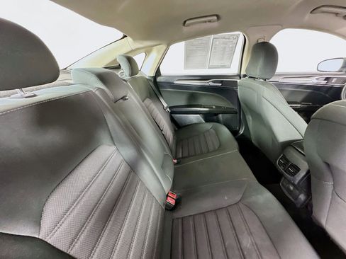 Used 2020 Ford Fusion SE FWD image 26