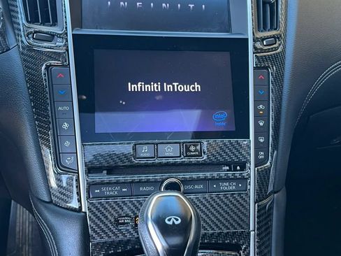 Used 2018 INFINITI Q60 3.0t Luxe RWD image 25