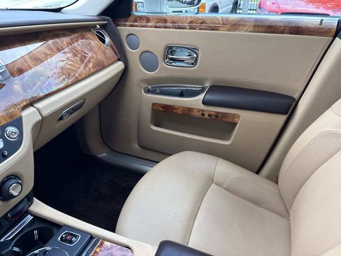 Used 2012 Rolls-Royce Ghost RWD image 37