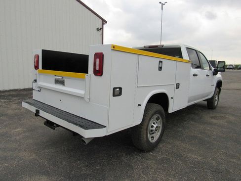 Used 2022 Chevrolet Silverado 2500 W/T w/ WT Convenience Package AWD/4WD image 3