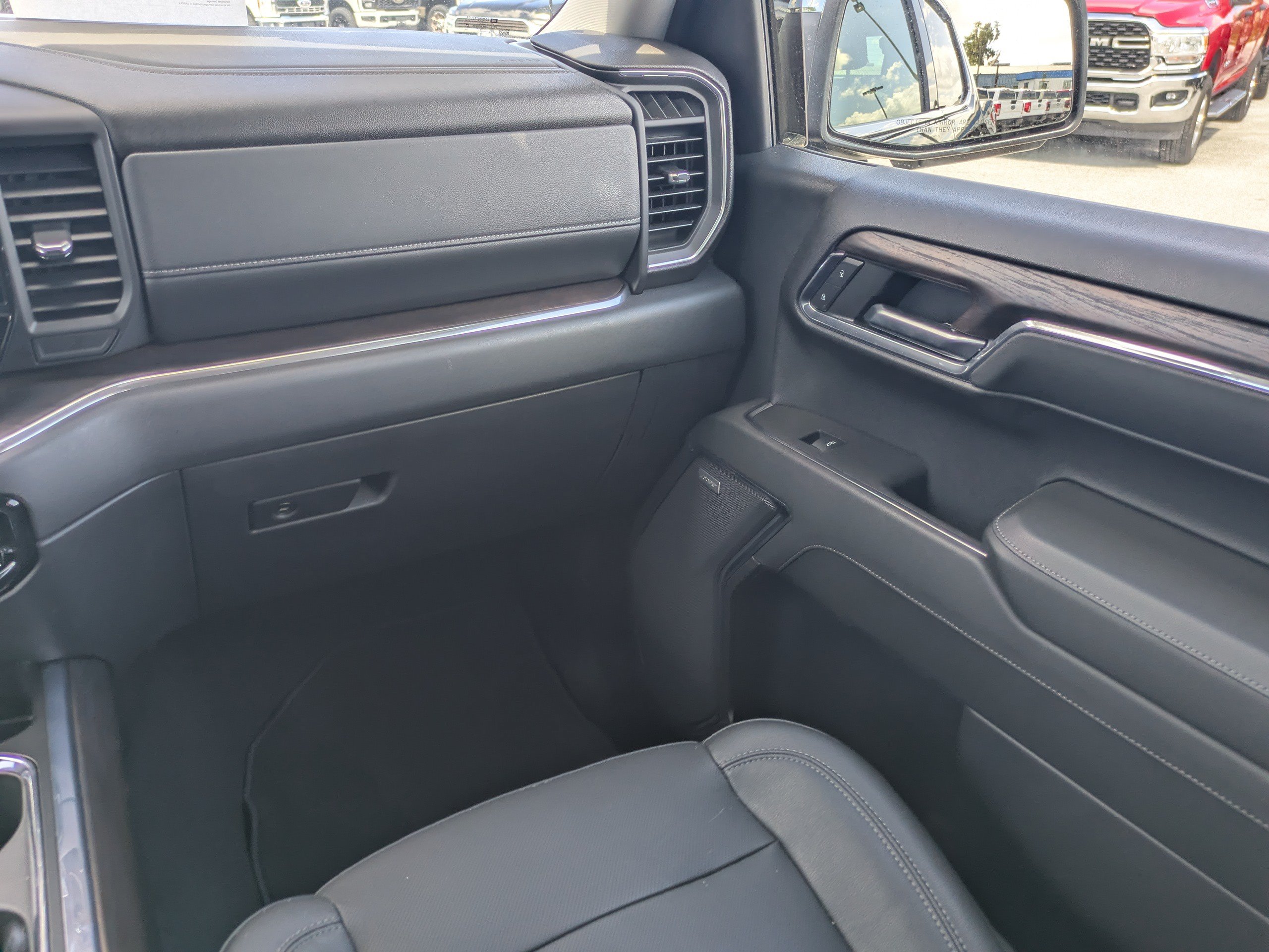 Used 2024 GMC Sierra 1500 SLT w/ SLT Premium Package AWD/4WD image 18