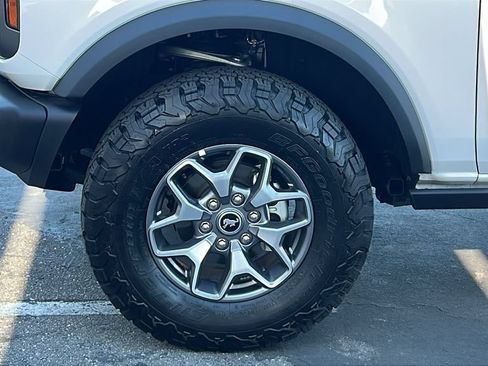 Certified 2025 Ford Bronco Badlands AWD/4WD image 8