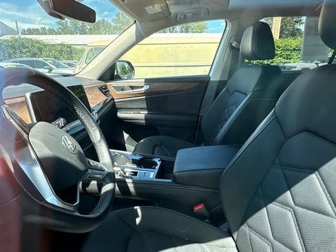 Certified 2024 Volkswagen Atlas SE AWD/4WD image 2