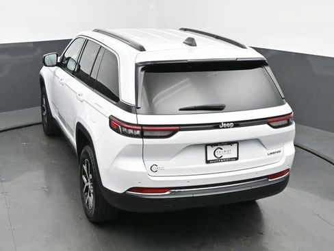 Used 2024 Jeep Grand Cherokee Limited image 41