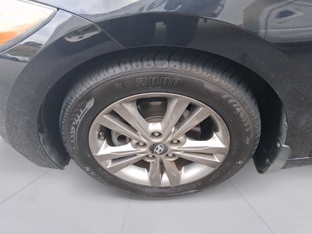 Used 2017 Hyundai Elantra Value Edition FWD image 7