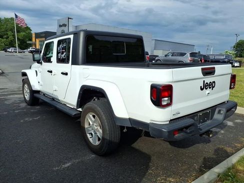 Used 2023 Jeep Gladiator Sport AWD/4WD image 6