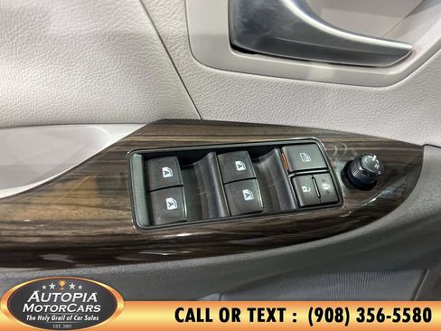 Used 2019 Toyota Sienna XLE image 35