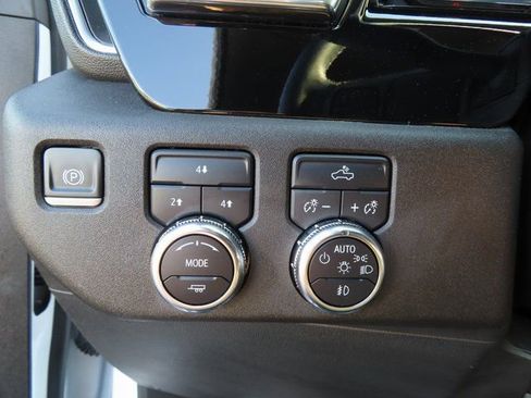 Certified 2024 GMC Sierra 3500 SLE w/ SLE Convenience Package image 17