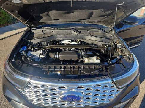 Used 2022 Ford Explorer Platinum w/ Equipment Group 601A image 30