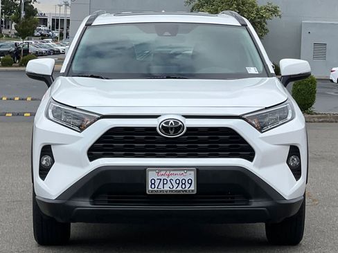 Used 2021 Toyota RAV4 XLE w/ Convenience Package FWD image 10