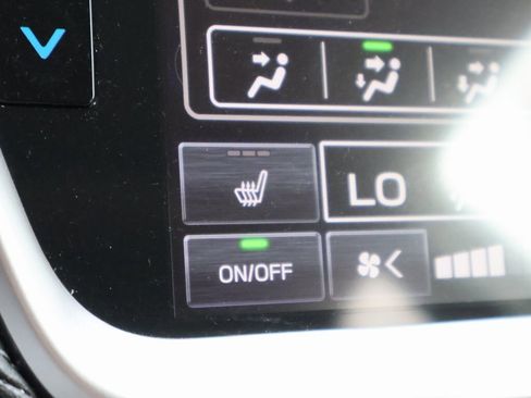 Used 2024 Subaru Outback Premium image 38