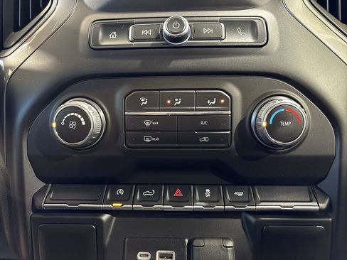 Used 2022 Chevrolet Silverado 1500 Custom image 19