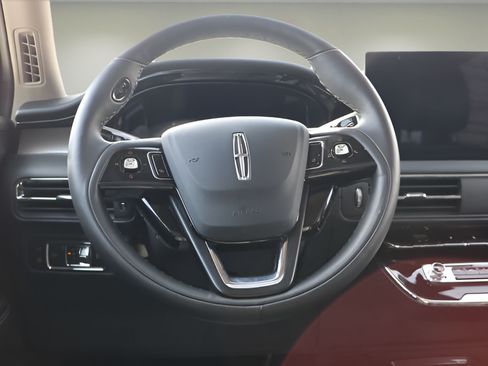 Used 2025 Lincoln Corsair Grand Touring w/ Equipment Group 301A AWD/4WD image 14