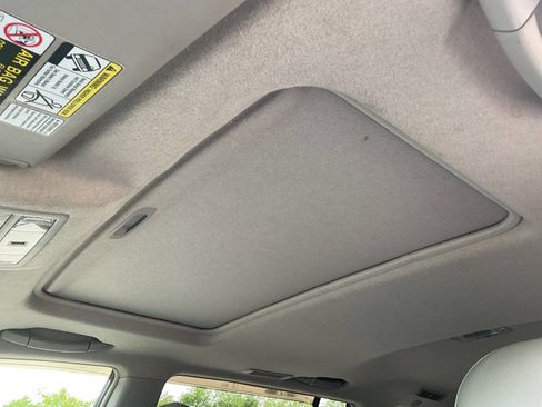 Used 2012 Toyota Highlander Limited w/ Tow Pkg AWD/4WD image 24