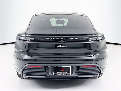 Used 2025 Porsche Macan Electric image 10