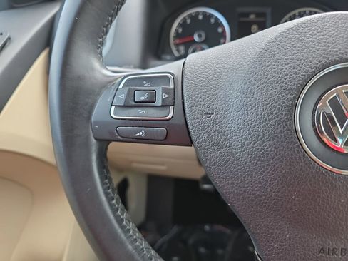 Used 2012 Volkswagen Tiguan SE image 20