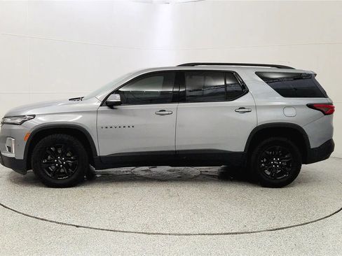 Used 2023 Chevrolet Traverse LT w/ Midnight/Sport Edition image 4