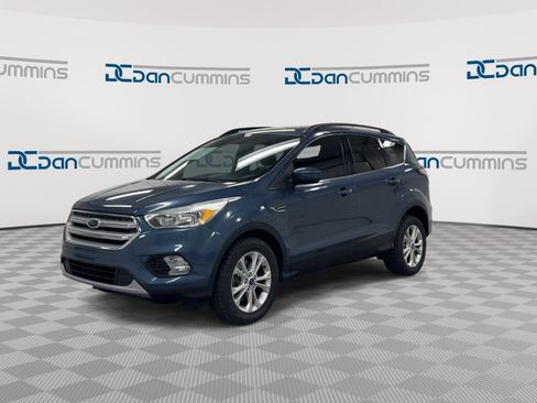 Used 2018 Ford Escape SE w/ SE Sync 3 Package AWD/4WD image 4