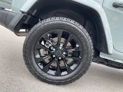Certified 2024 Jeep Wrangler Unlimited Sahara AWD/4WD image 12
