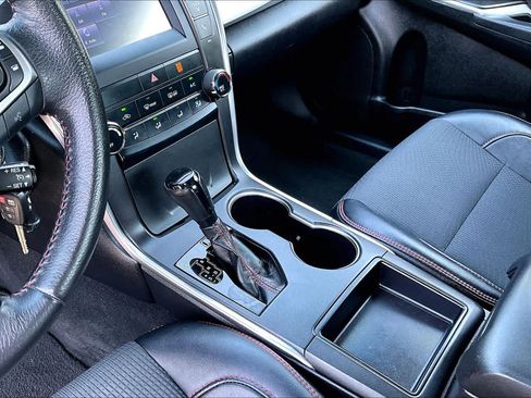 Certified 2017 Toyota Camry SE FWD image 15