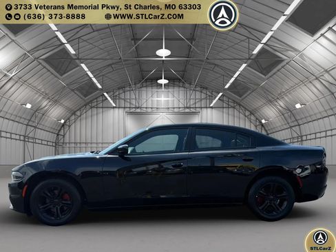 Used 2022 Dodge Charger SXT RWD image 6