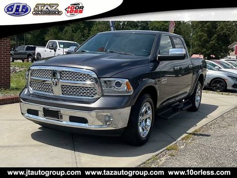 Used 2017 RAM 1500 Laramie w/ Convenience Group AWD/4WD image 3