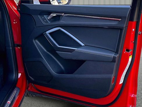 Used 2023 Audi Q3 2.0T Premium w/ Black Optic Sport Package image 28