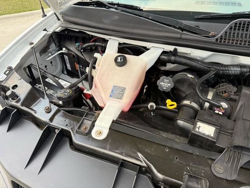 Used 2015 Chevrolet Express 2500 image 29