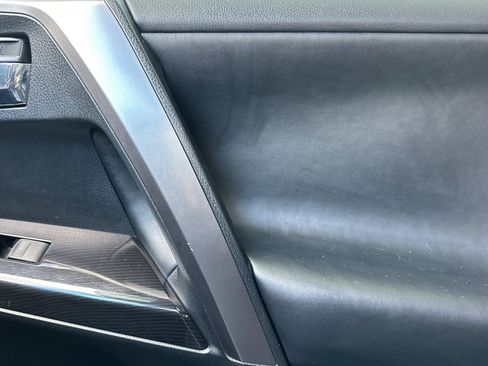 Used 2017 Toyota RAV4 SE image 18