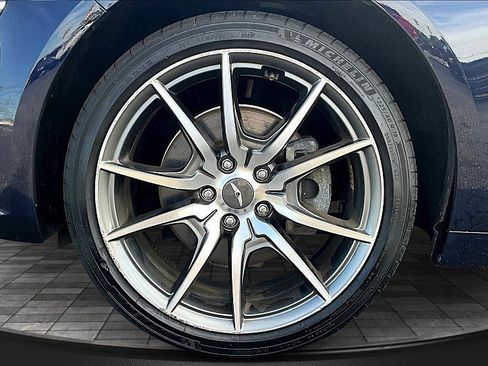 Used 2023 Genesis G70 2.0T image 13