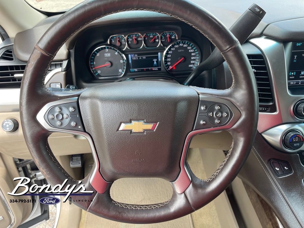 Used 2017 Chevrolet Suburban LT w/ Luxury Package RWD image 7