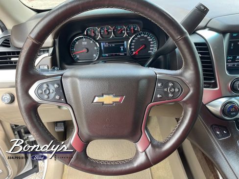 Used 2017 Chevrolet Suburban LT w/ Luxury Package RWD image 7