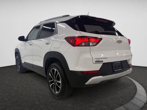 Used 2024 Chevrolet TrailBlazer LT image 3