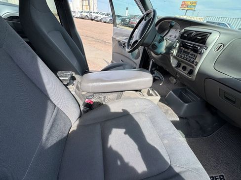 Used 2001 Ford Explorer Sport Trac 4x4 image 11