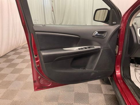 Used 2011 Dodge Journey Mainstreet w/ Popular Equipment Group AWD/4WD image 18