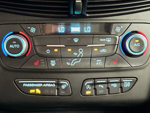 Used 2017 Ford Escape Titanium w/ Equipment Group 301A image 19