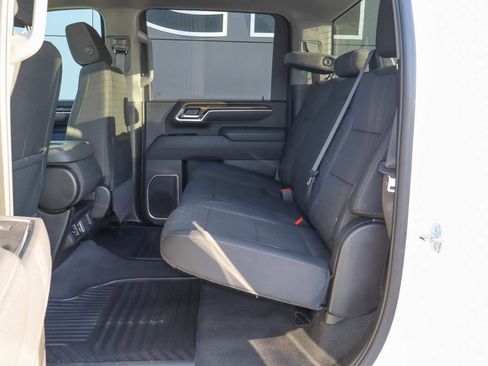 Used 2025 Chevrolet Silverado 2500 LT w/ Convenience Package image 8