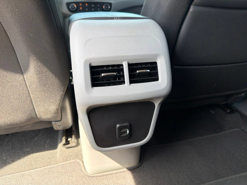 Used 2024 GMC Terrain SLE FWD image 27