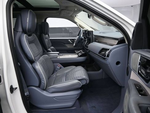 Used 2022 Lincoln Navigator Black Label AWD/4WD image 29