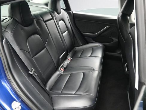 Used 2023 Tesla Model 3 Standard Range image 32