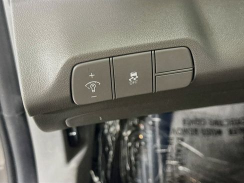 Used 2025 Hyundai Elantra SEL FWD image 21