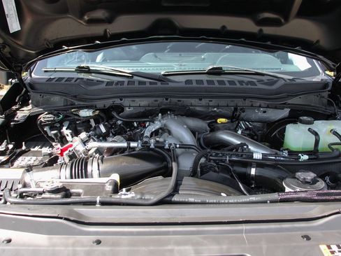 Used 2023 Ford F250 Lariat w/ Black Appearance Package image 13