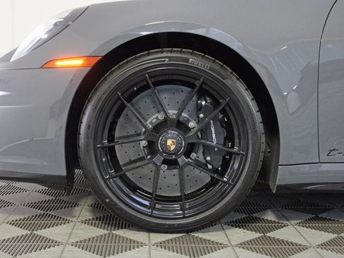 Used 2025 Porsche 911 Carrera GTS image 38